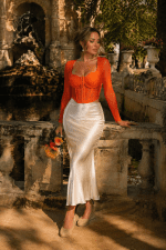 bustier corset orange brulé manches longues dentelle jupe satin beige jardin du luxembourg fontaine medicis paris golden hour