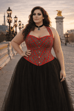 corset tartan rouge grande taille gothique avec jupe tulle noir pont Alexandre III Paris