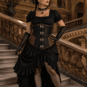 Ceinture corset underbust en brocart noir et similicuir marron portée sur robe noire au Palais Garnier