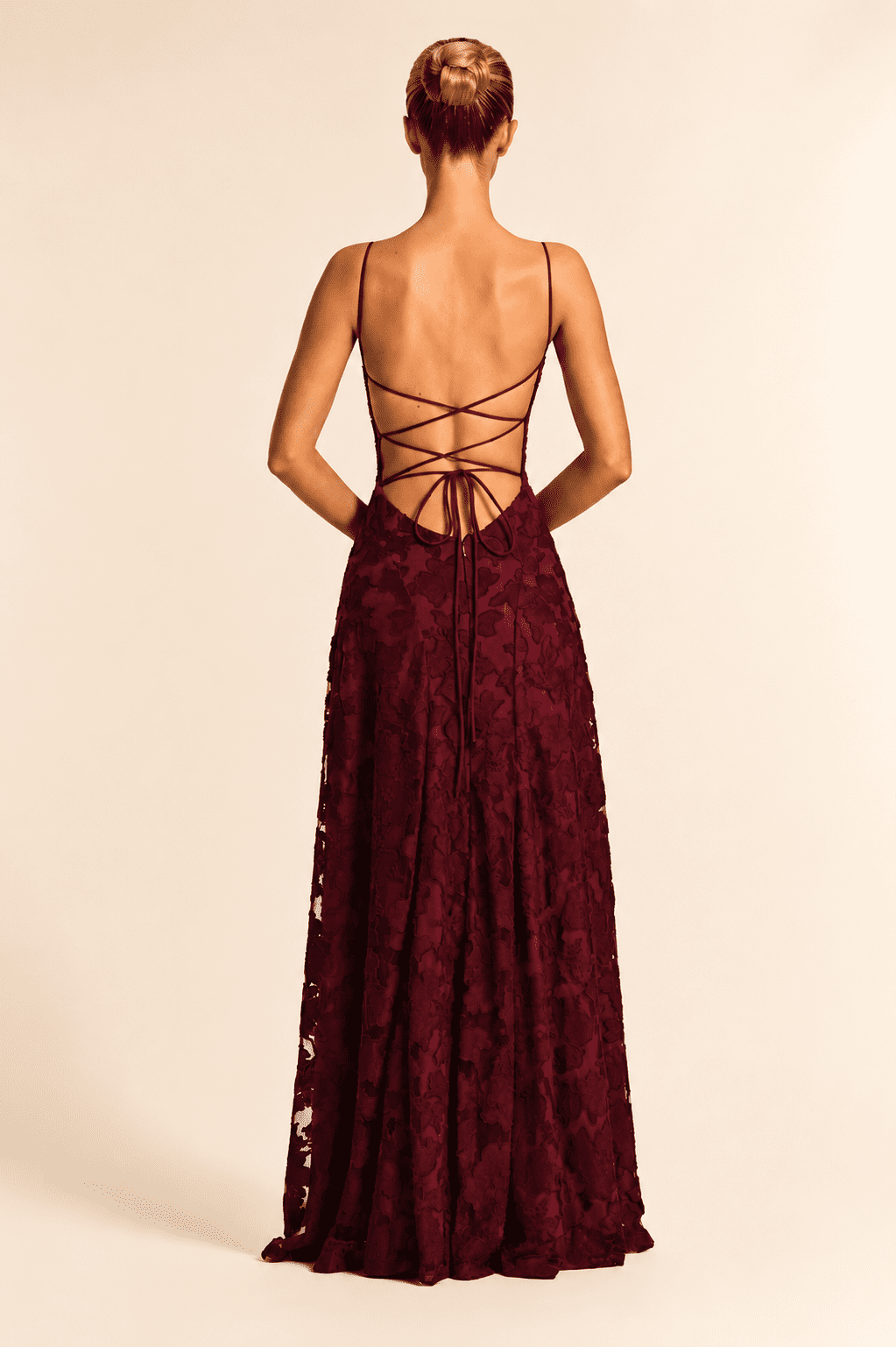 Robe Longue Corset Bordeaux en Tissu Dévoré – Image 3