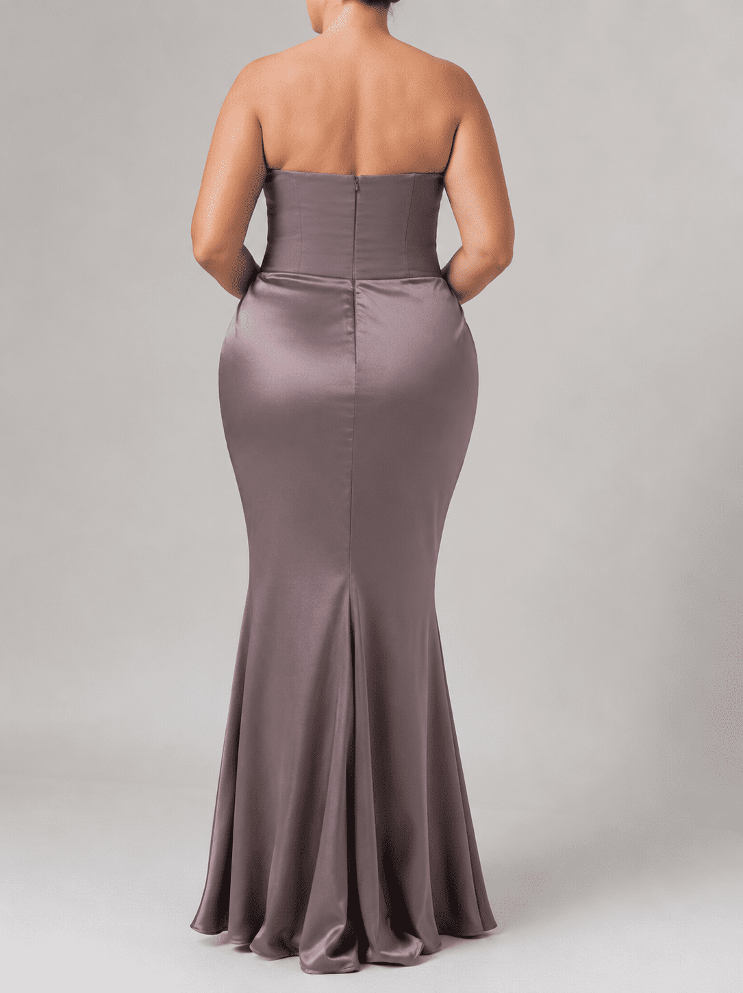 Robe Longue Grise Satinée Drapée Style Corset – Image 3