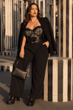 Soutien-gorge corset gothique noir léopard en similicuir avec bonnets imprimé léopard, laçage frontal et bretelles réglables.